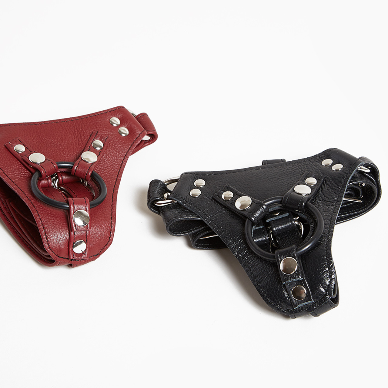 Jaguar Leather Harness in colors cherry red and black