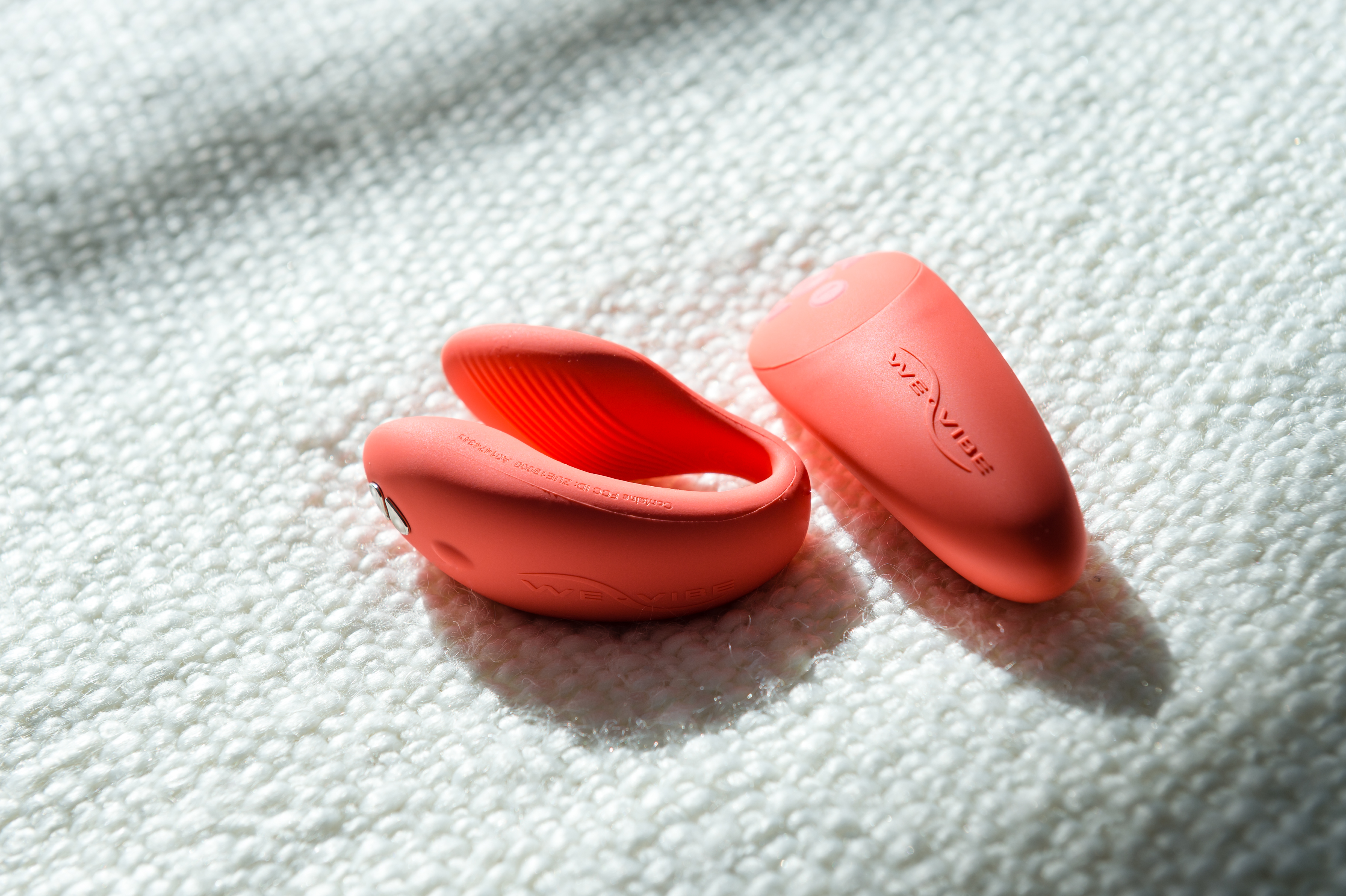 We-Vibe Chorus with remote in coral